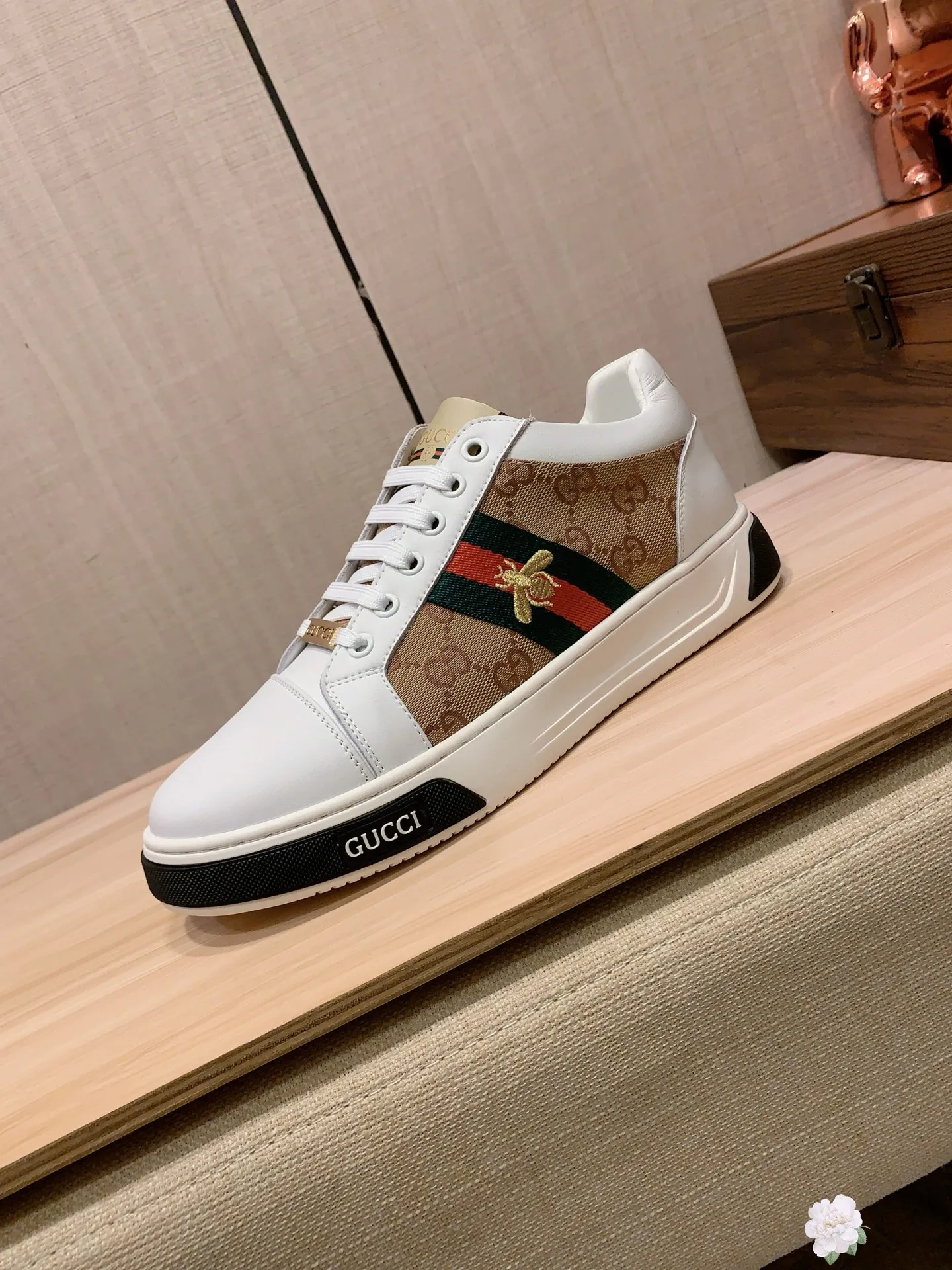 Men's Men's Shoes💰420💰💰🎩🎩[Lightning][Lightning] "Gucci*" The latest and most popular casual shoes, top brand [seduce] luxury ~ purchasing agency, top ~ quality. [Strong] The upper is made of imported breathable cowhide with material ➕ breathable sheepskin feet (•) and fine workmanship. The original stylish and stylish soft rubber wear-resistant and non-slip outsole is light and comfortable on the feet. The real thing looks better when photographed in person. 0099: code: 38-44, 2️⃣ colors selected